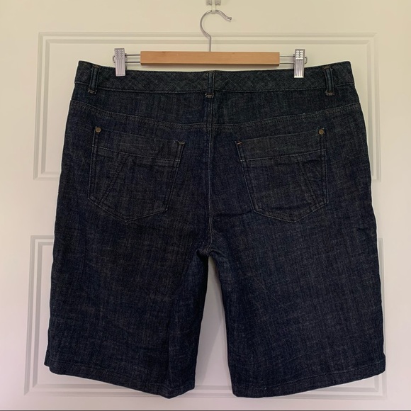 Tommy Hilfiger - Denim shorts - Size 14 - Picture 2 of 8